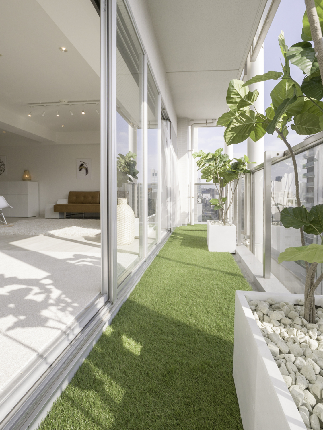 マンションバルコニーをお庭に 人工芝 植栽 神戸 大阪 芦屋