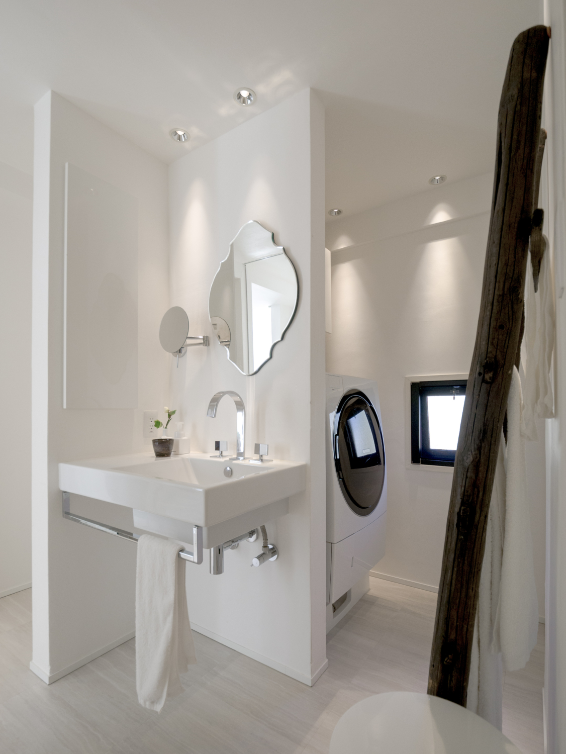 マンションシンプルモダンリノベーション　ホワイト基調の洗面浴室　神戸大坂　オーダーユニットバス
